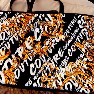 Juicy Couture bag beautiful large great for travel.